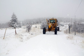 Elazığ’da kar nedeniyle 13 köy yolu ulaşıma kapalı